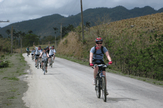 Cycling the Hanabanilla Highway