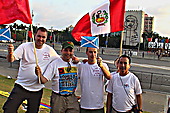 Neil, Alan and Tommy with Peruvian May Day delegates after finishing the cycle challenge in Havana 2008