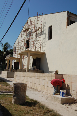 Building work on the Miramar Theatre, one of the priority international cultural investment projects for Cuba this year 